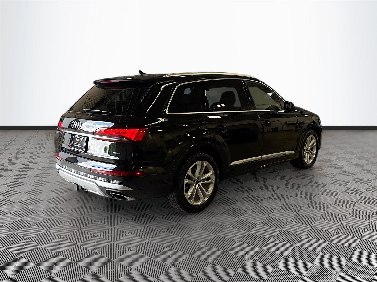2026 Audi Q7 Premium Plus