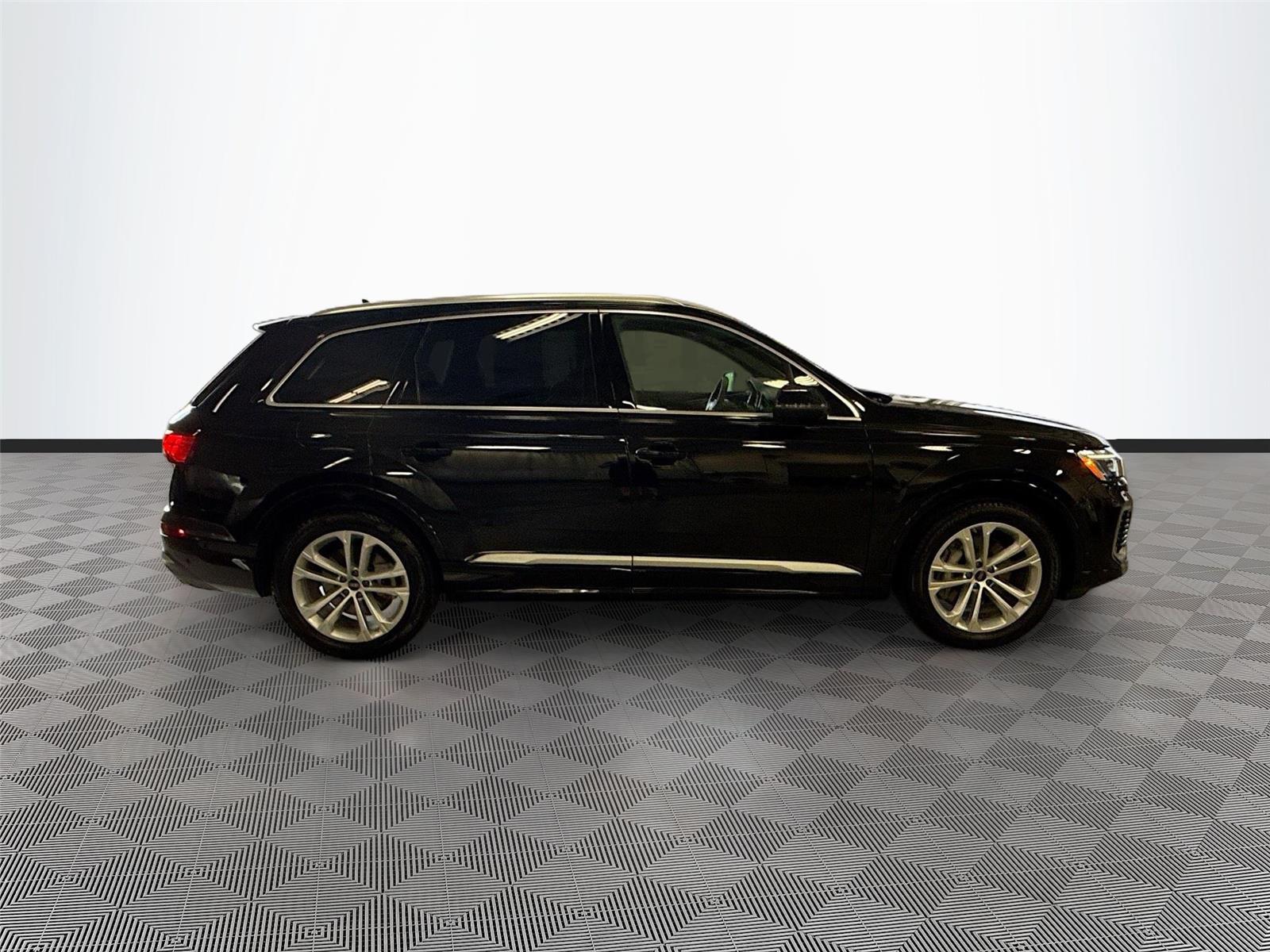 2026 Audi Q7 Premium Plus