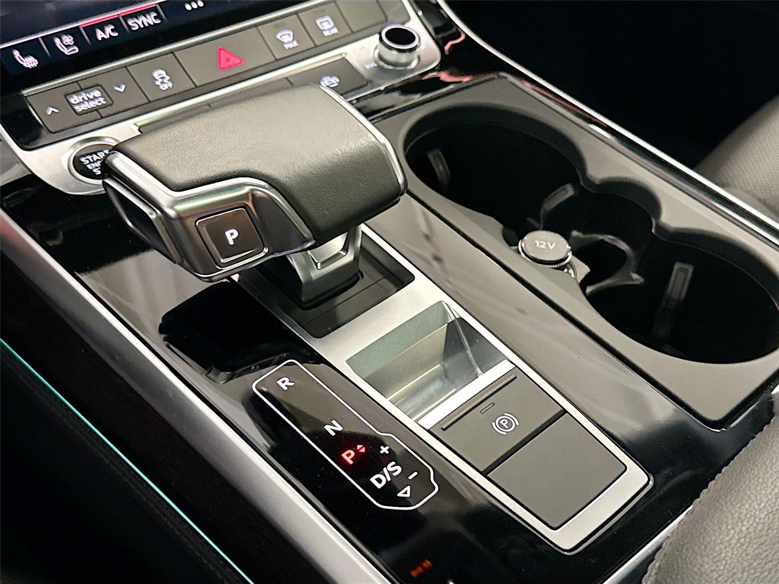 2023 Audi Q7 Premium Plus