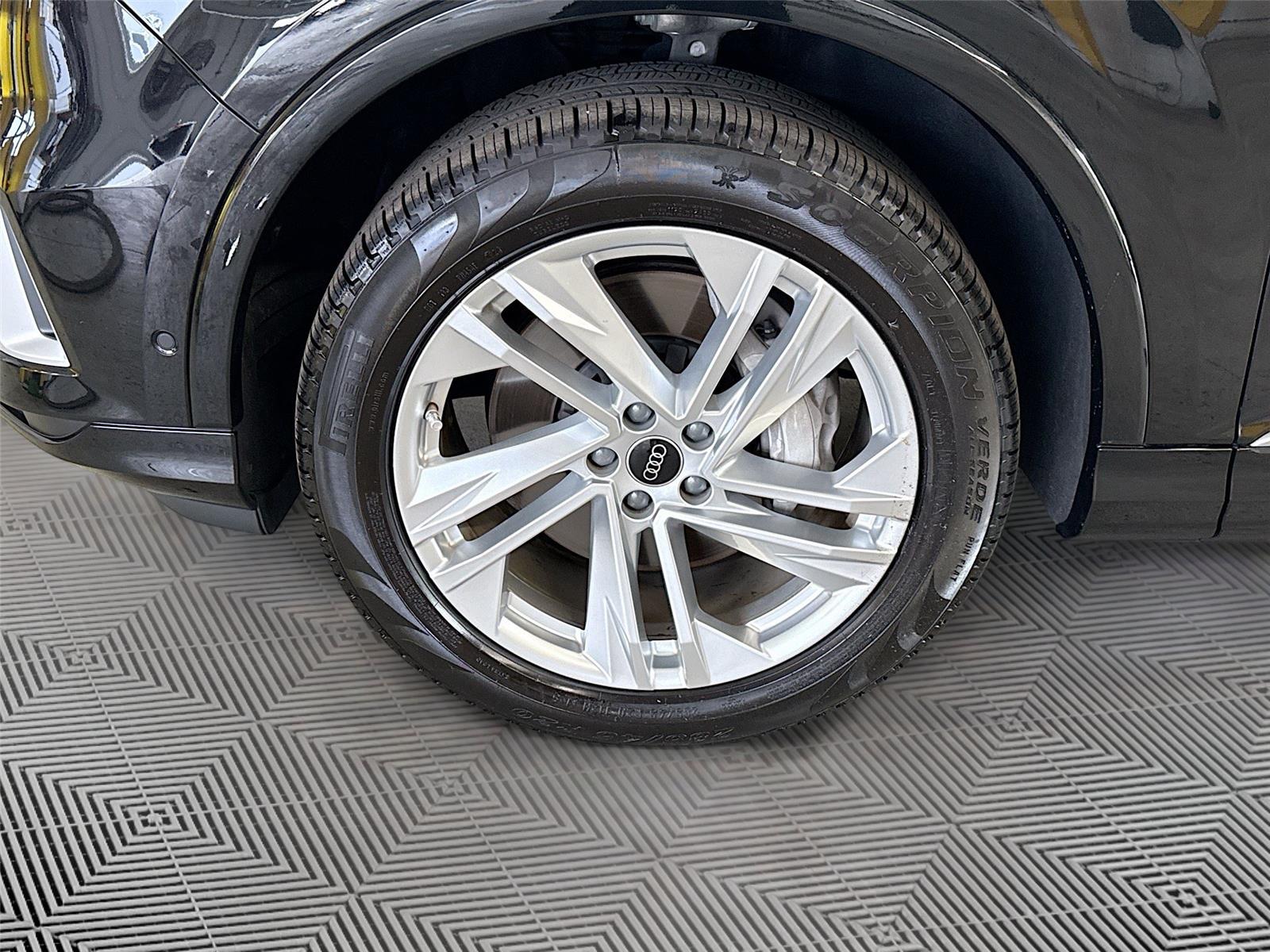 2023 Audi Q7 Premium Plus