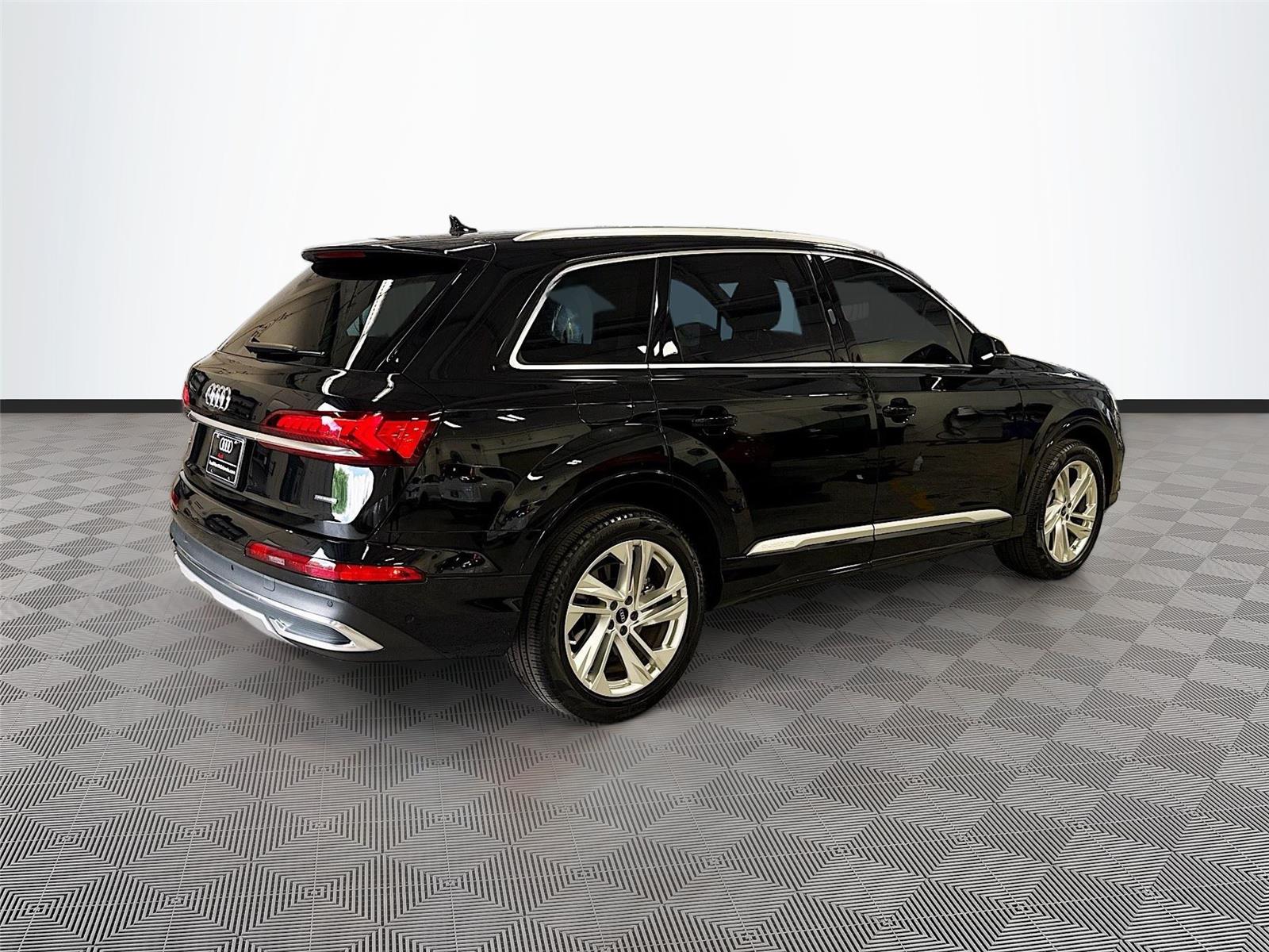 2023 Audi Q7 Premium Plus