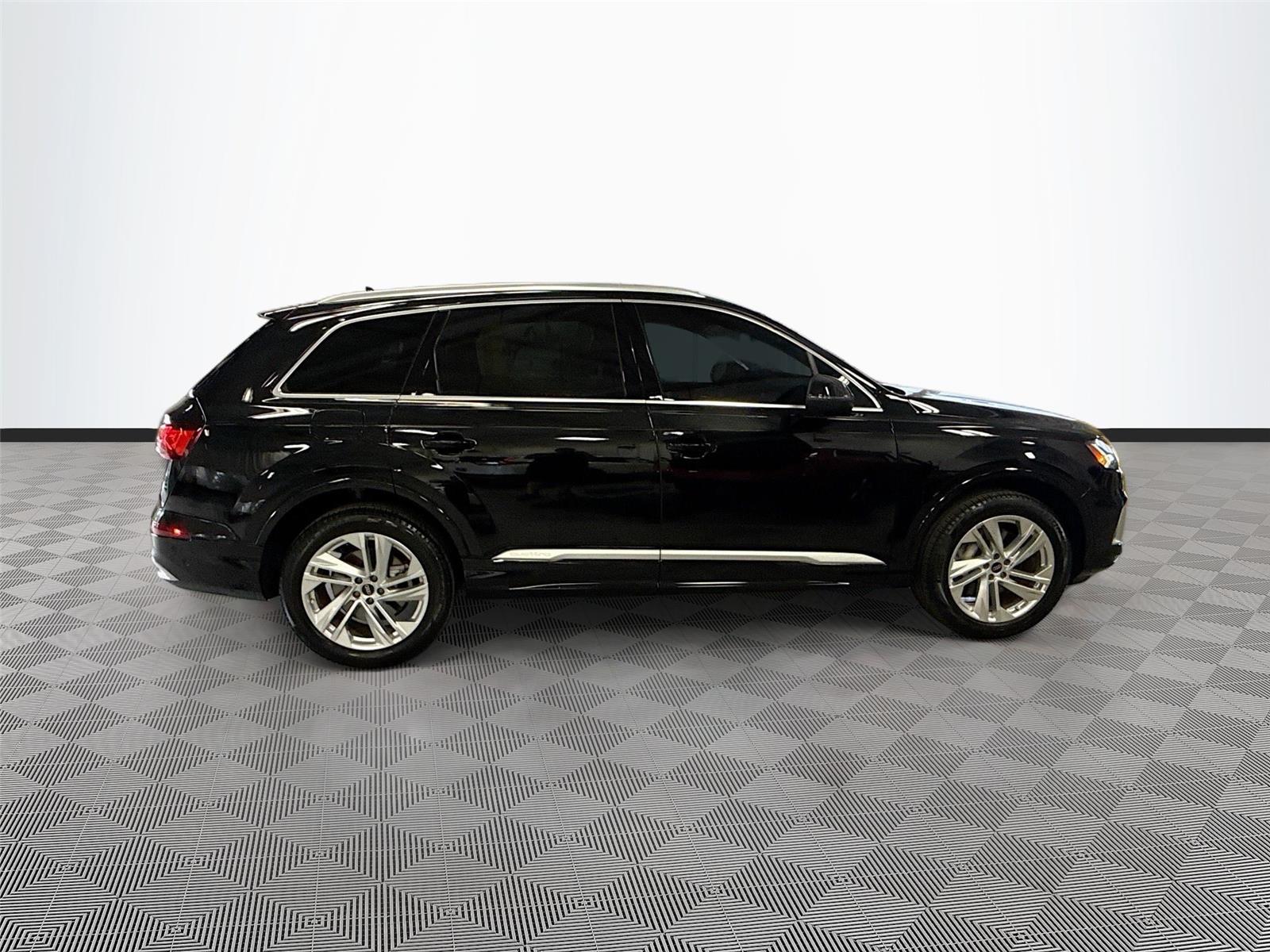2023 Audi Q7 Premium Plus
