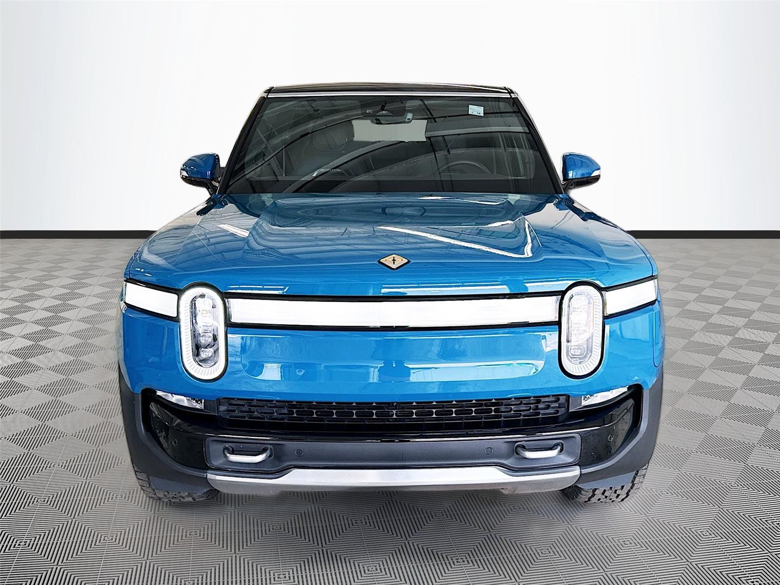 2024 Rivian R1S Adventure