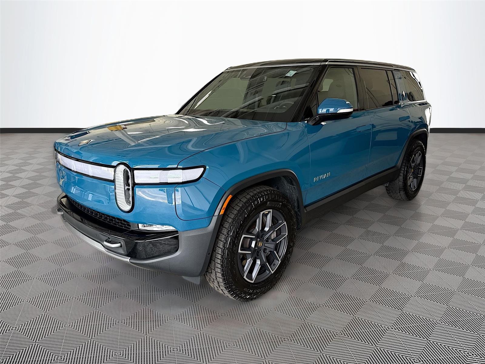 2024 Rivian R1S Adventure