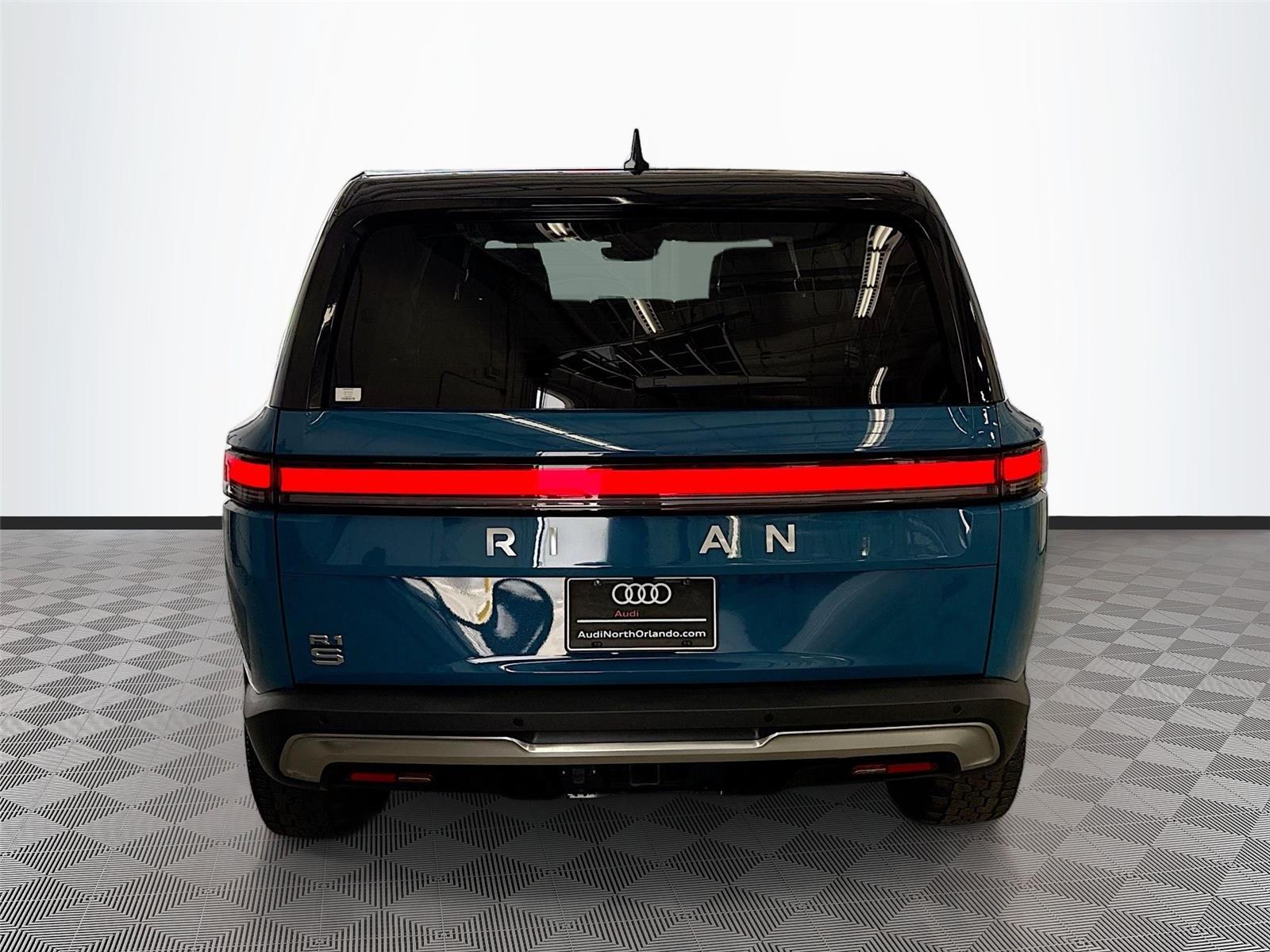 2024 Rivian R1S Adventure