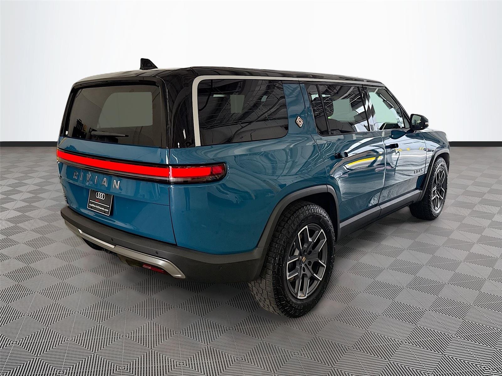 2024 Rivian R1S Adventure