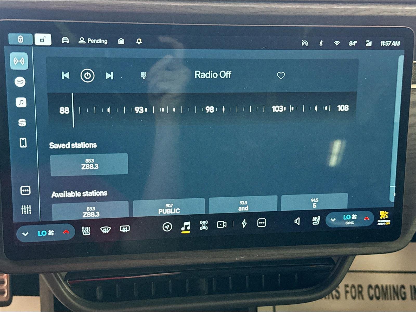 2024 Rivian R1S Adventure
