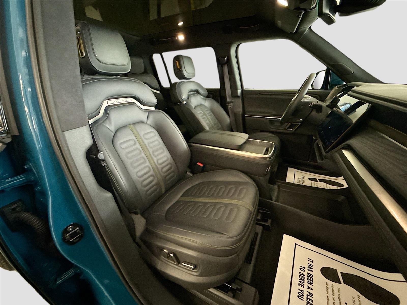 2024 Rivian R1S Adventure