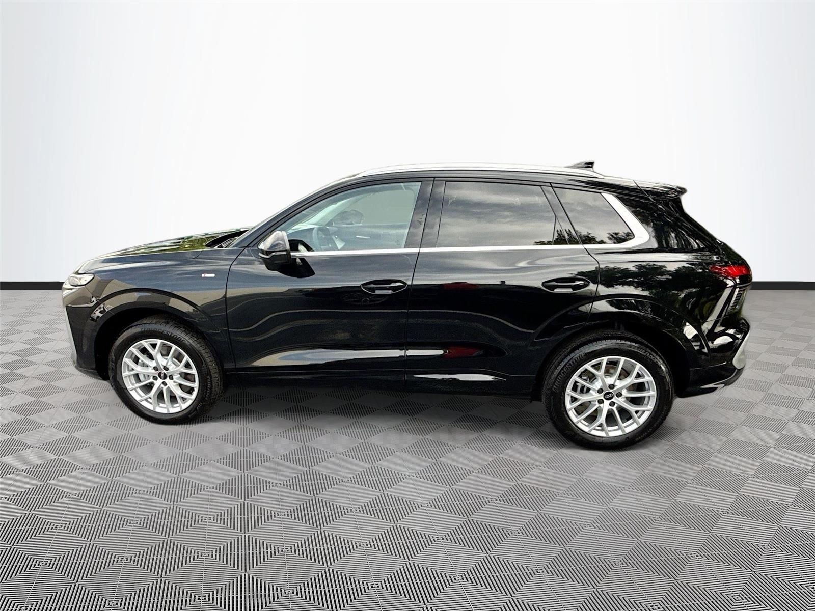 2026 Audi Q3 S line