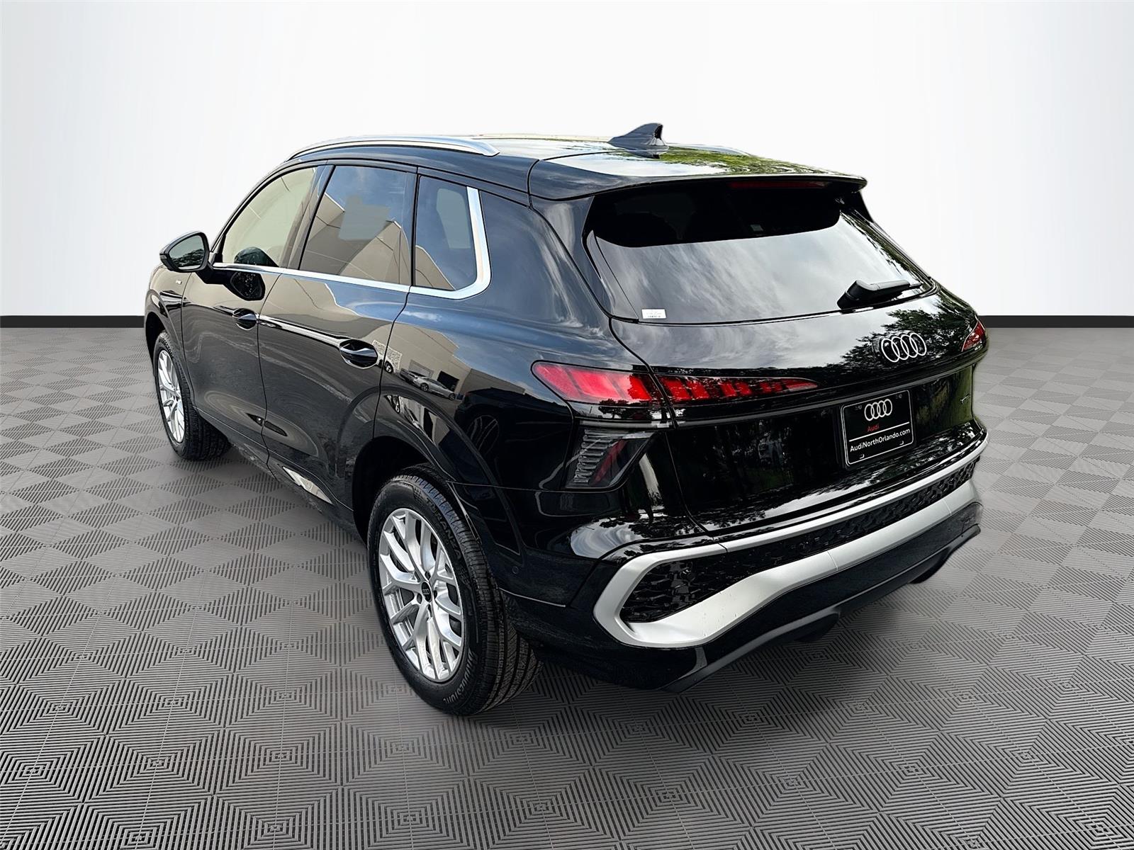 2026 Audi Q3 S line