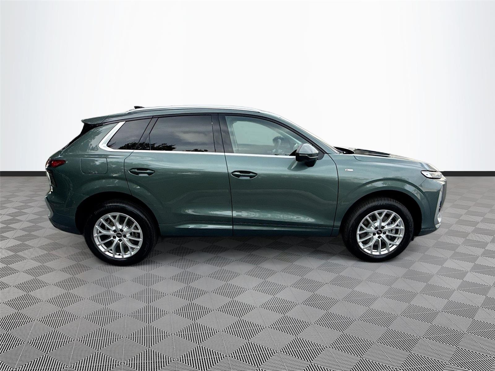 2026 Audi Q3 S line