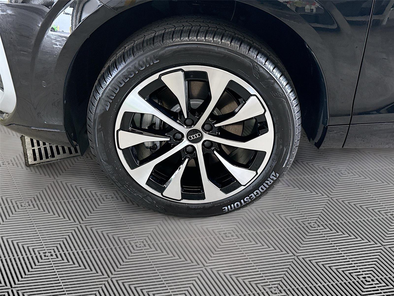 2026 Audi Q3 S line