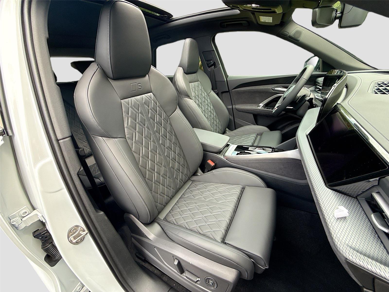 2026 Audi SQ5 Premium Plus