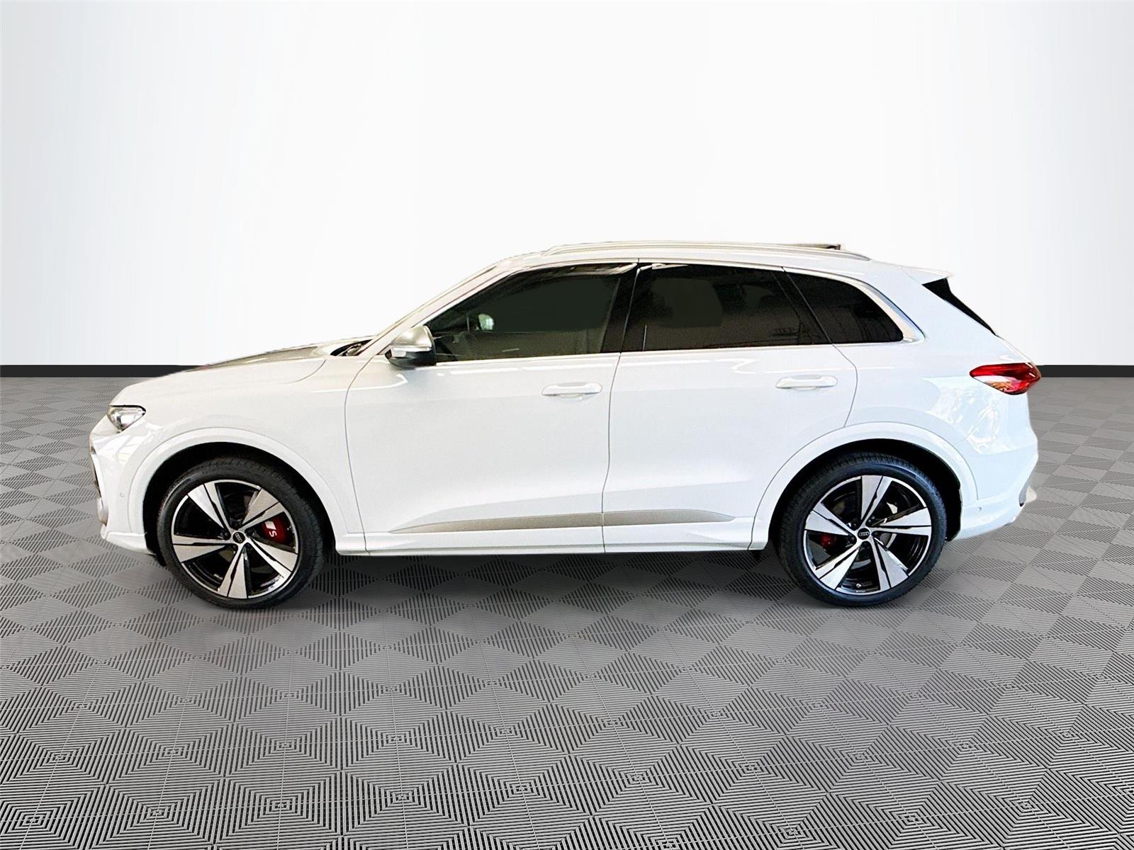 2026 Audi SQ5 Premium Plus