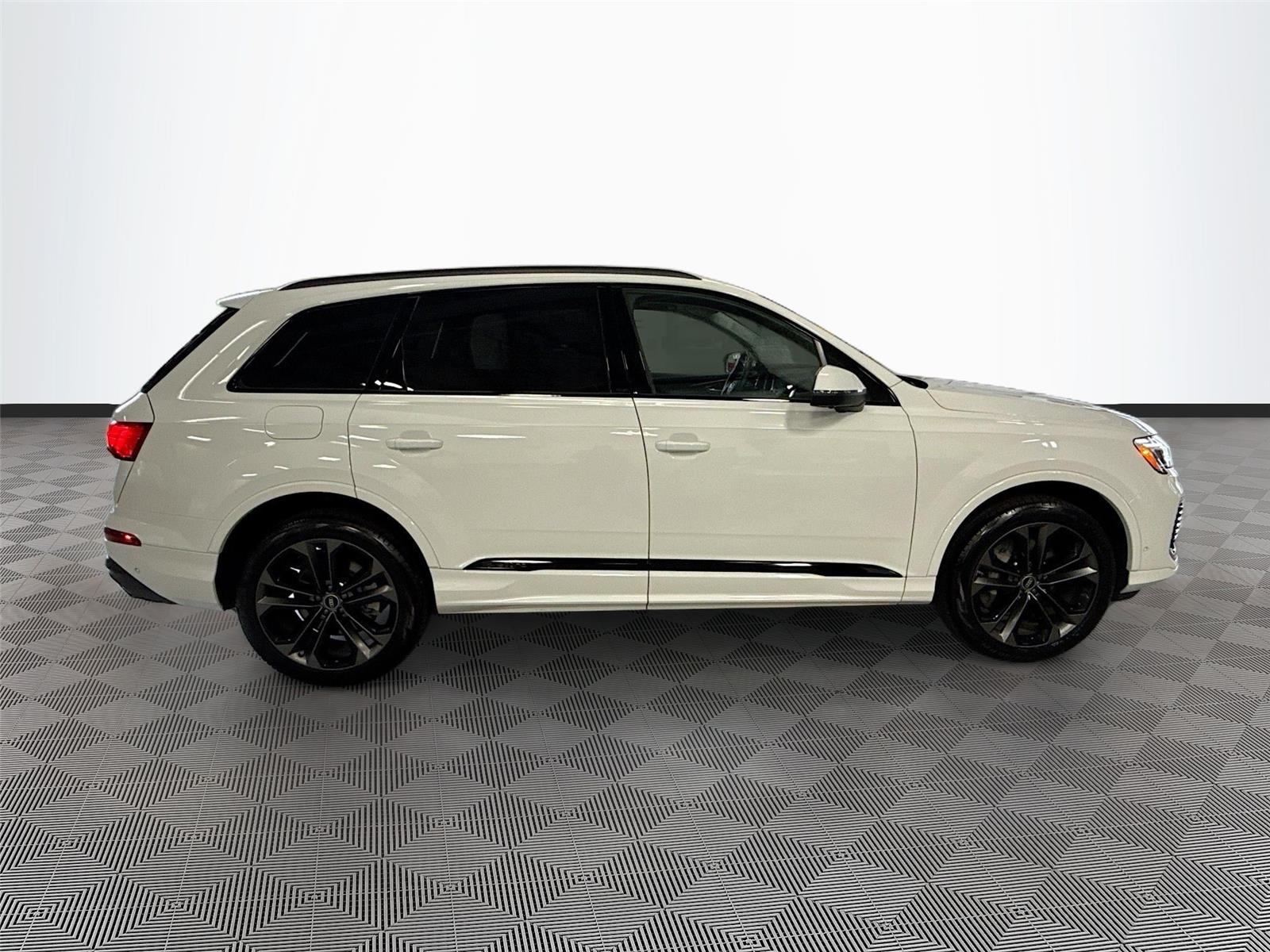2025 Audi Q7 Premium Plus