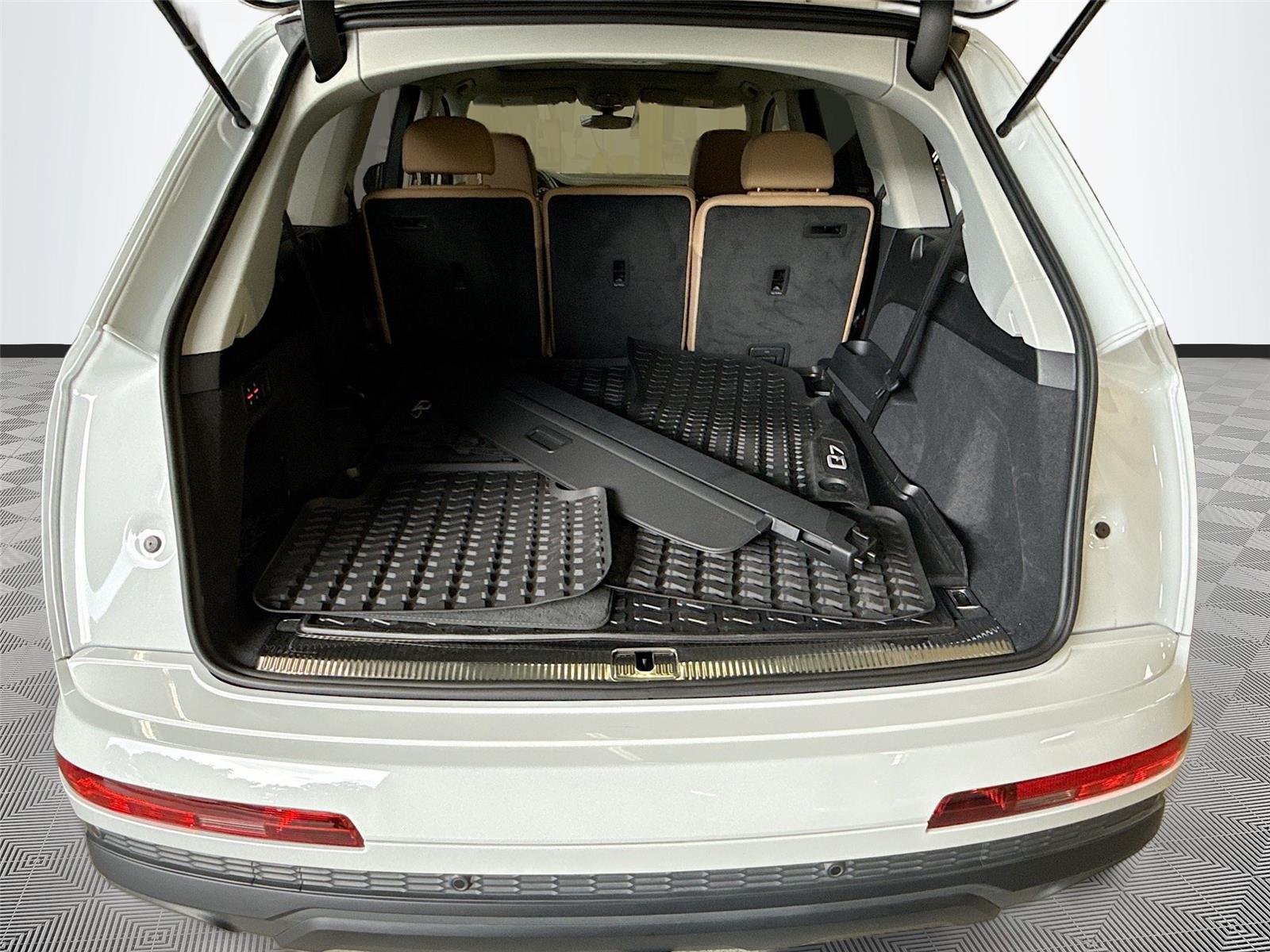 2025 Audi Q7 Premium Plus