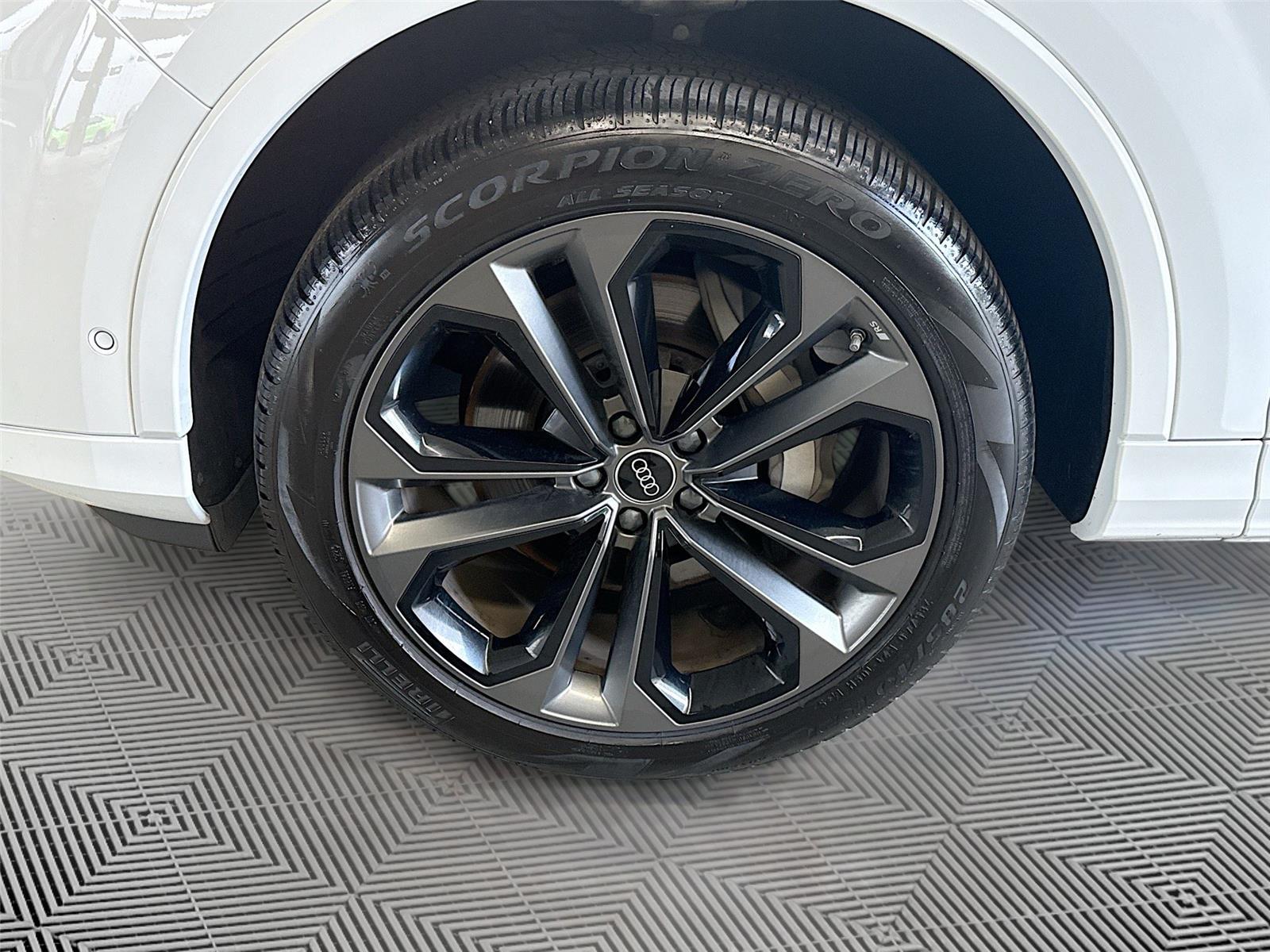 2025 Audi Q7 Premium Plus