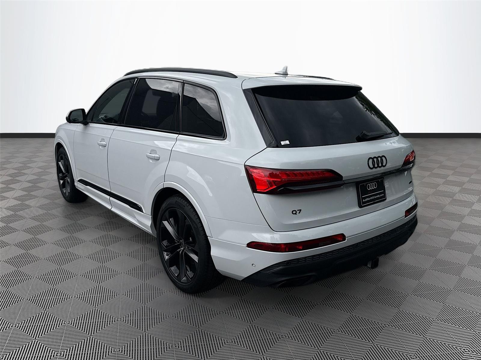2025 Audi Q7 Premium Plus