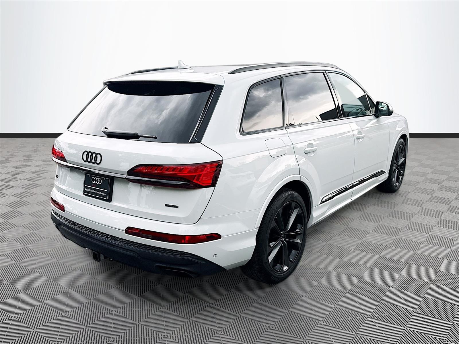 2025 Audi Q7 Premium Plus