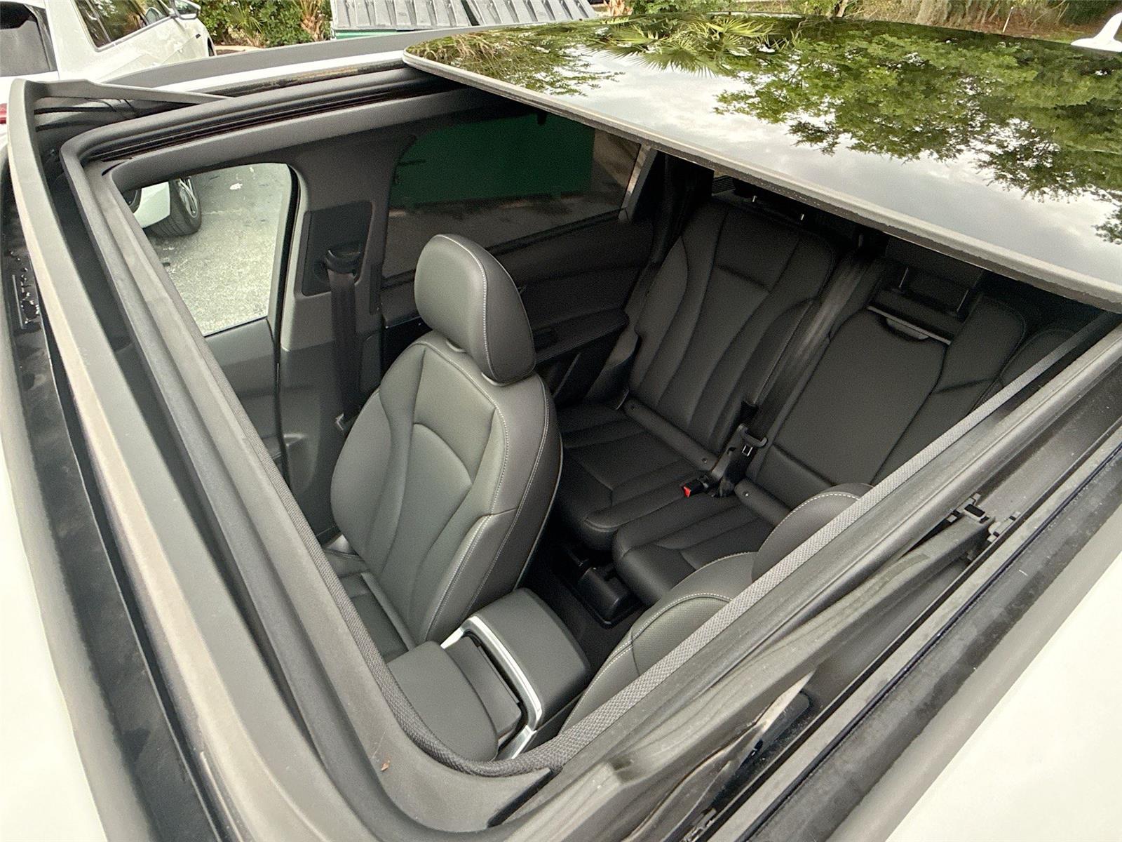 2025 Audi Q7 Premium Plus