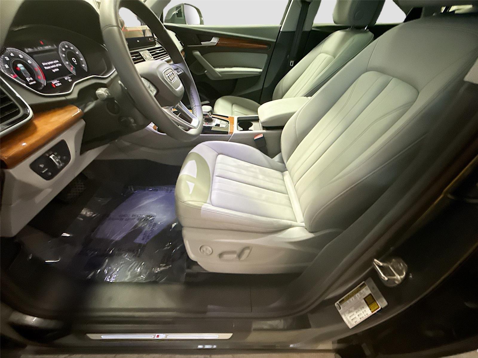2023 Audi Q5 S line Premium Plus