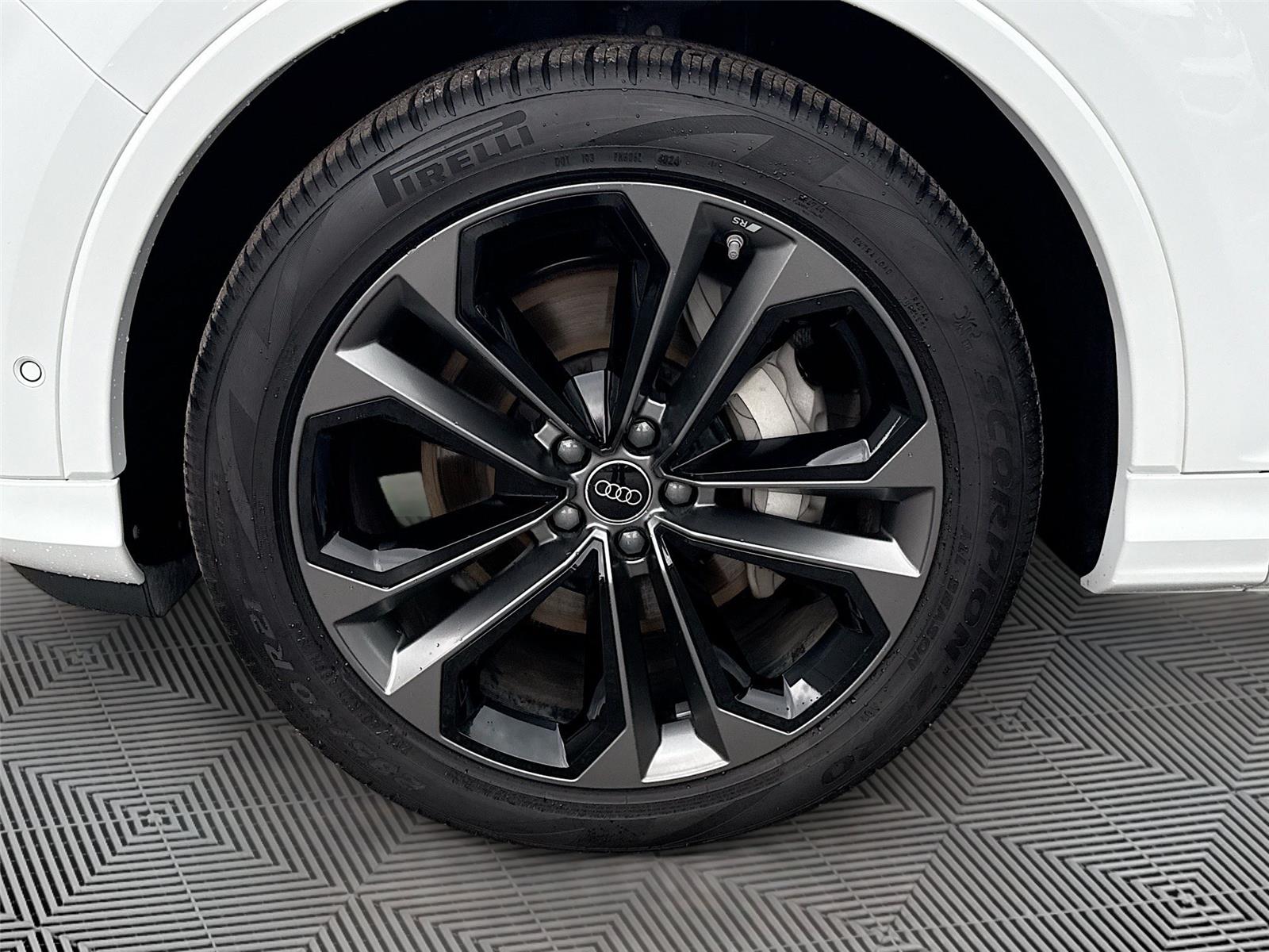 2025 Audi Q7 Premium Plus
