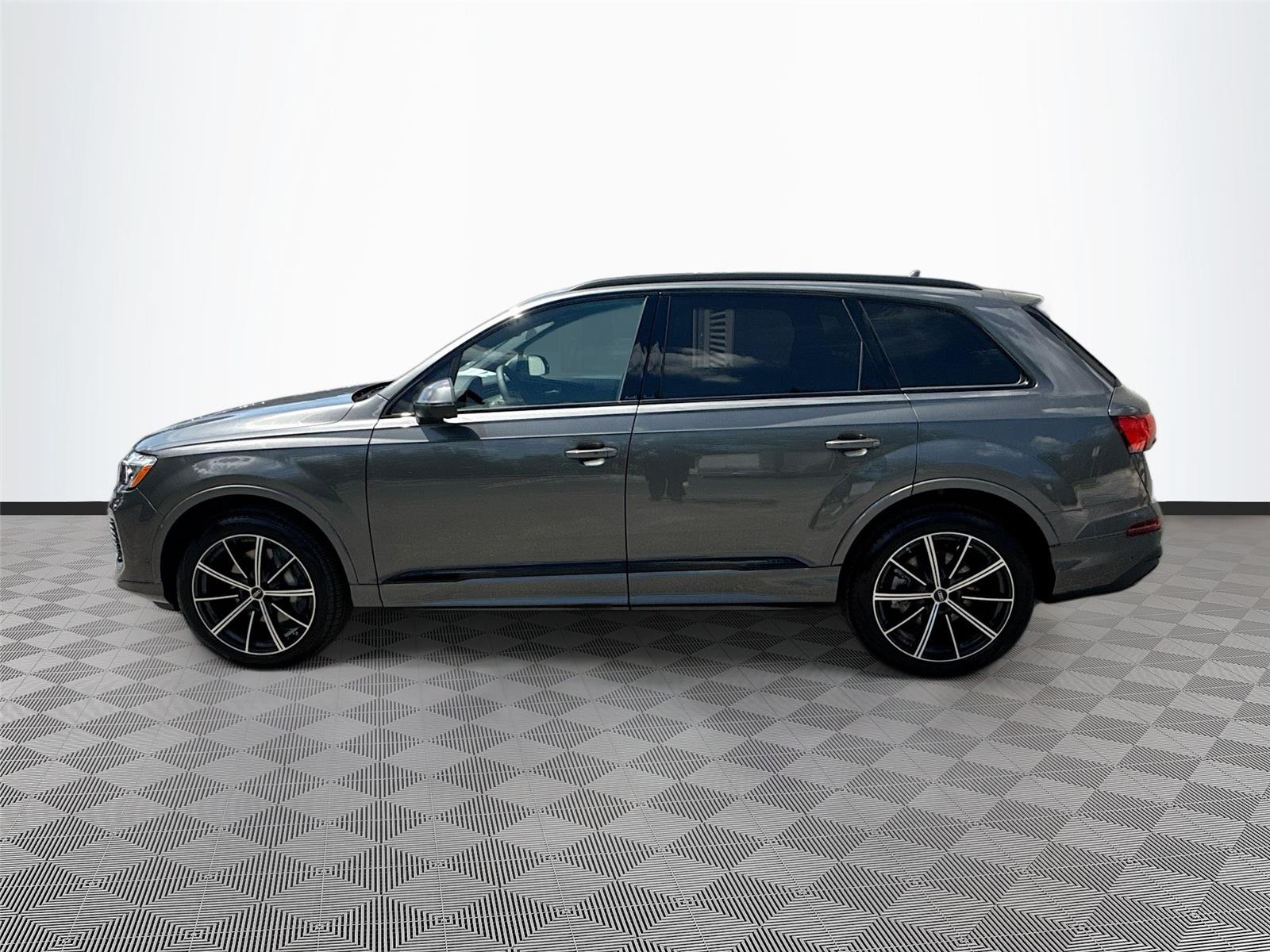 2026 Audi Q7 Premium Plus