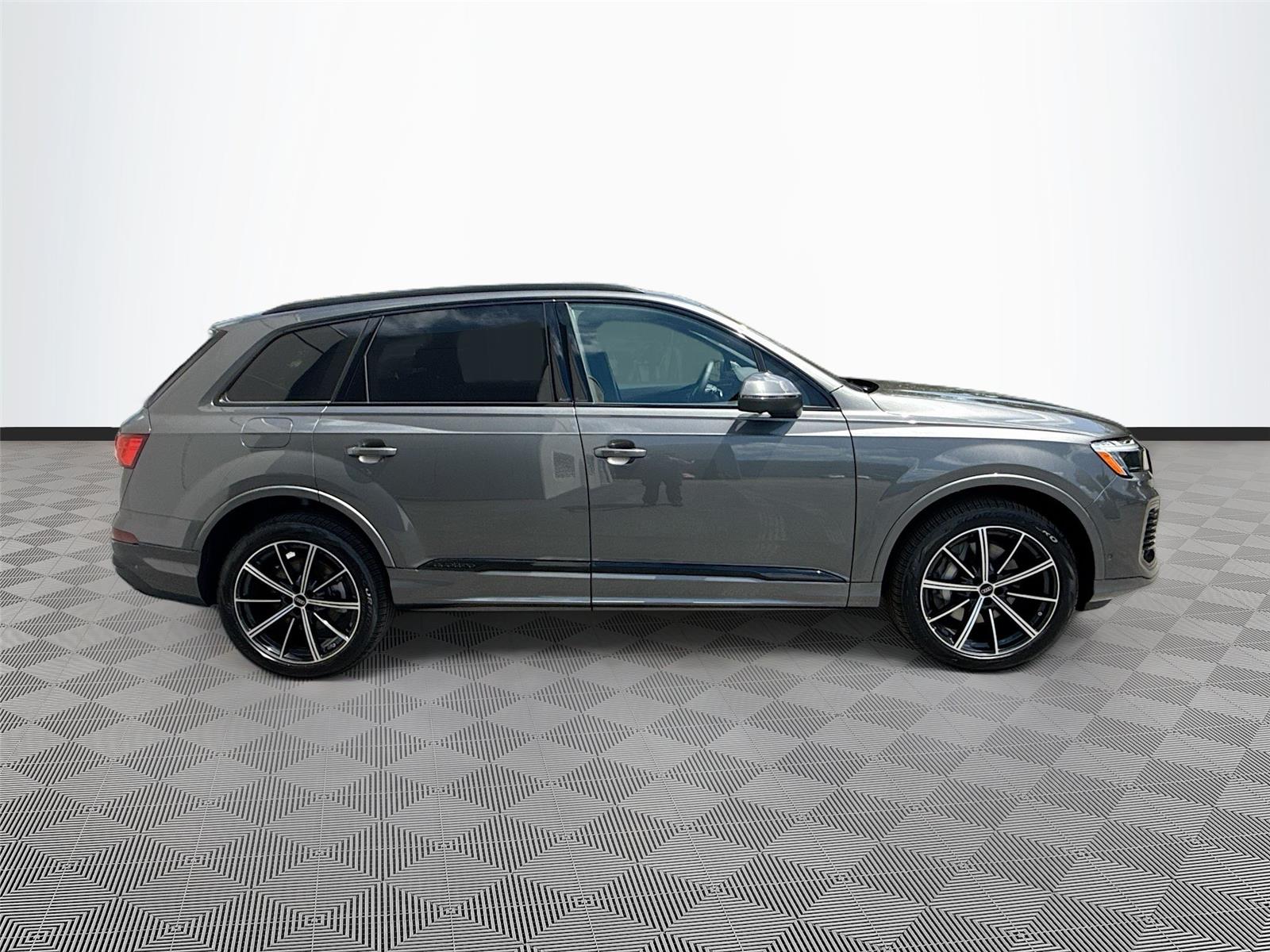 2026 Audi Q7 Premium Plus