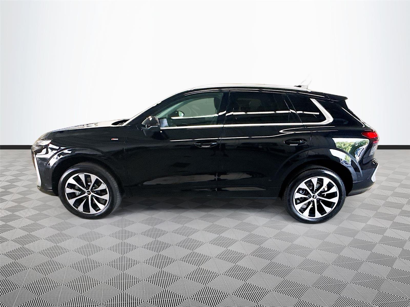 2026 Audi Q3 S line