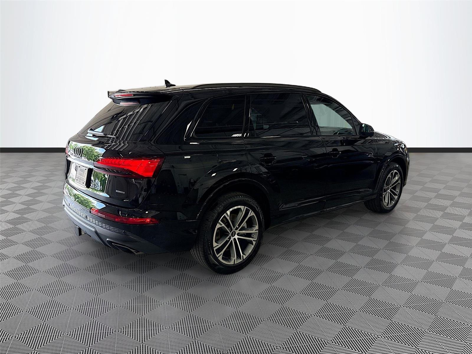 2026 Audi Q7 Premium
