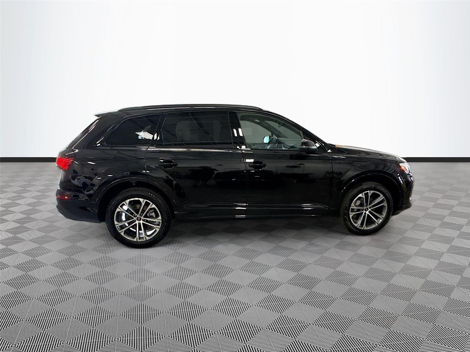 2026 Audi Q7 Premium