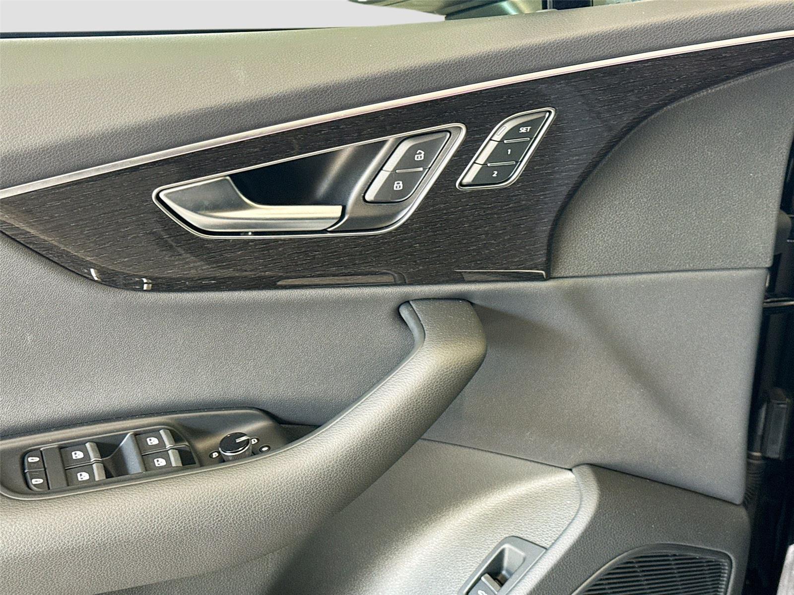 2026 Audi Q7 Premium