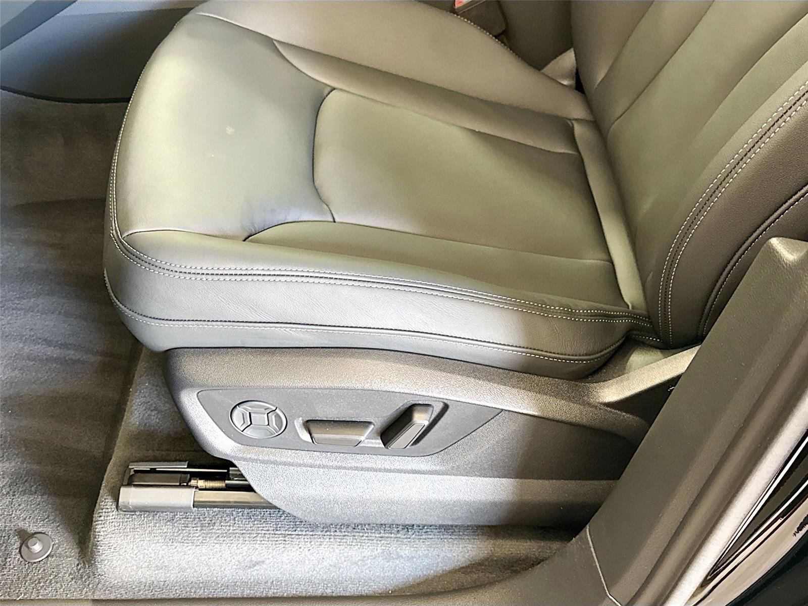 2026 Audi Q7 Premium