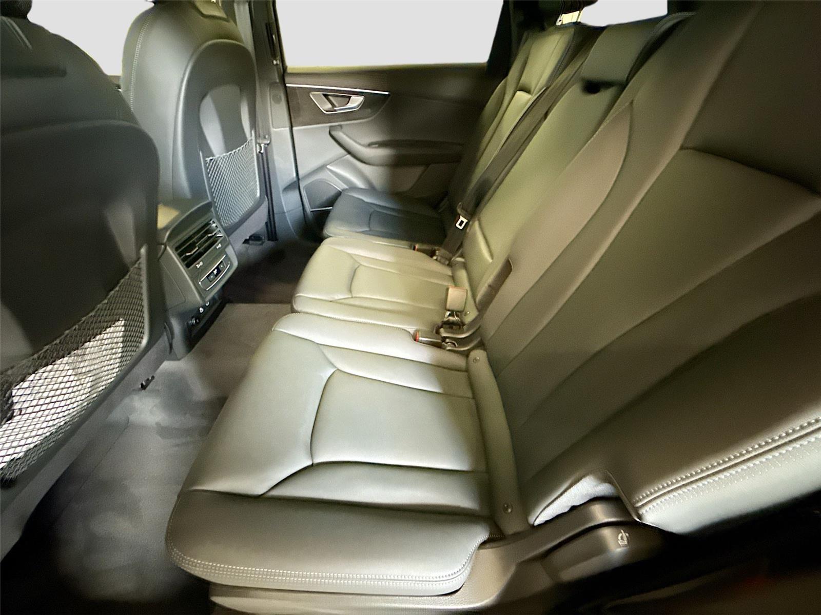 2026 Audi Q7 Premium