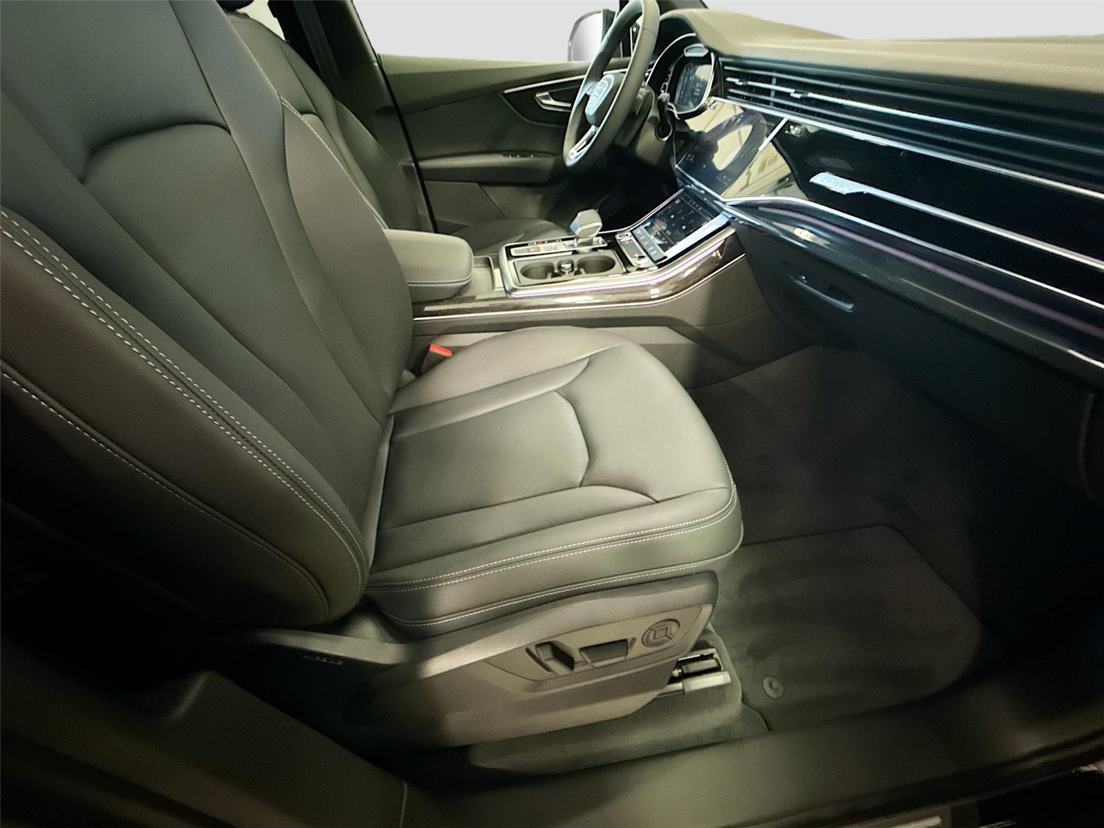2026 Audi Q7 Premium