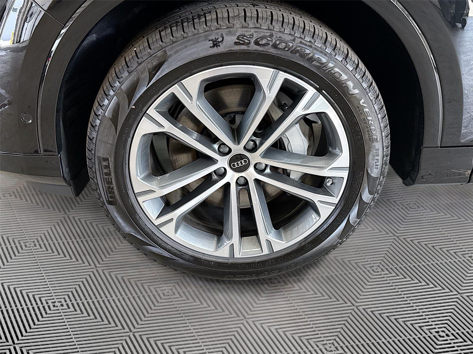 2026 Audi Q7 Premium