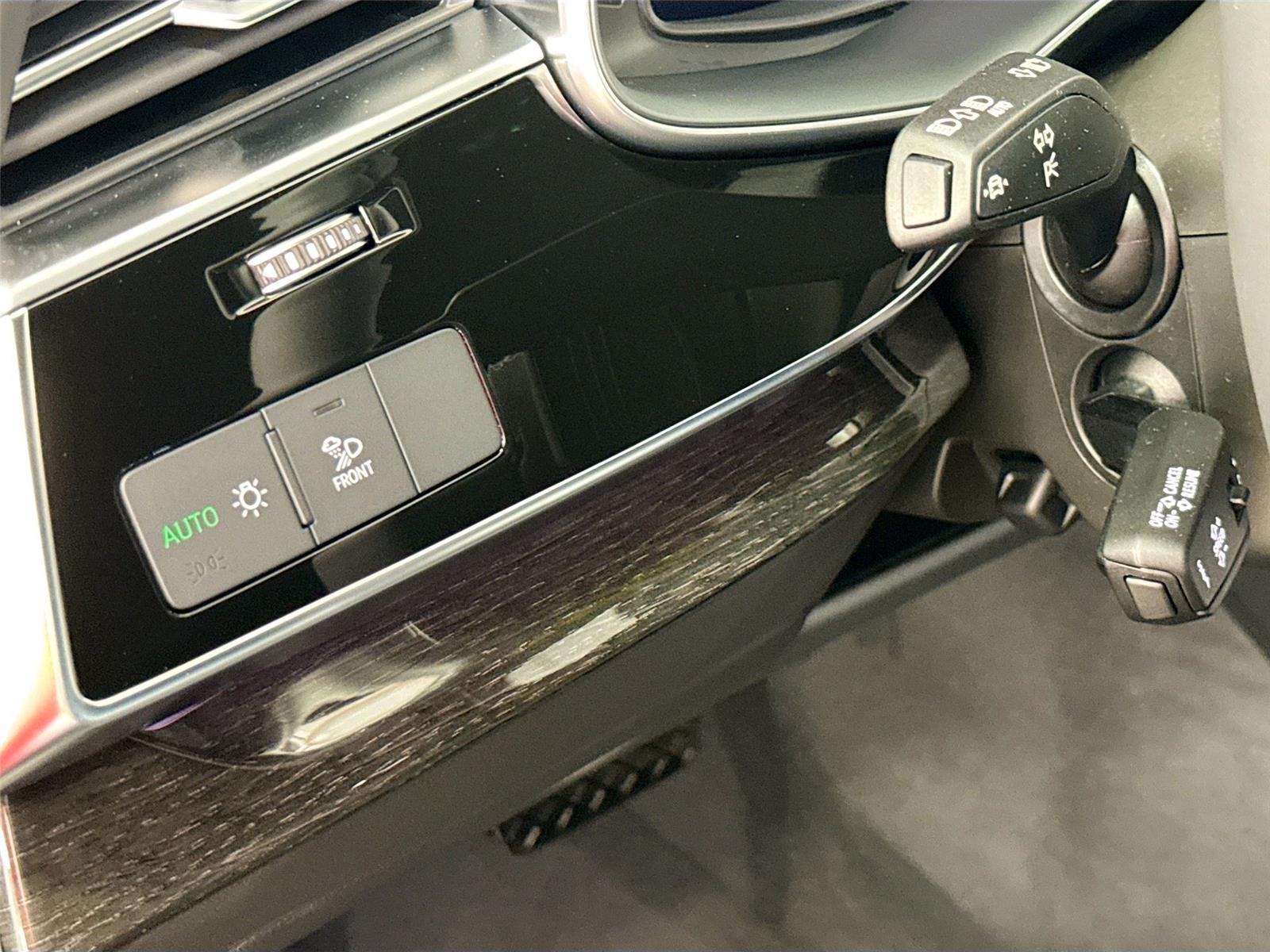 2026 Audi Q7 Premium
