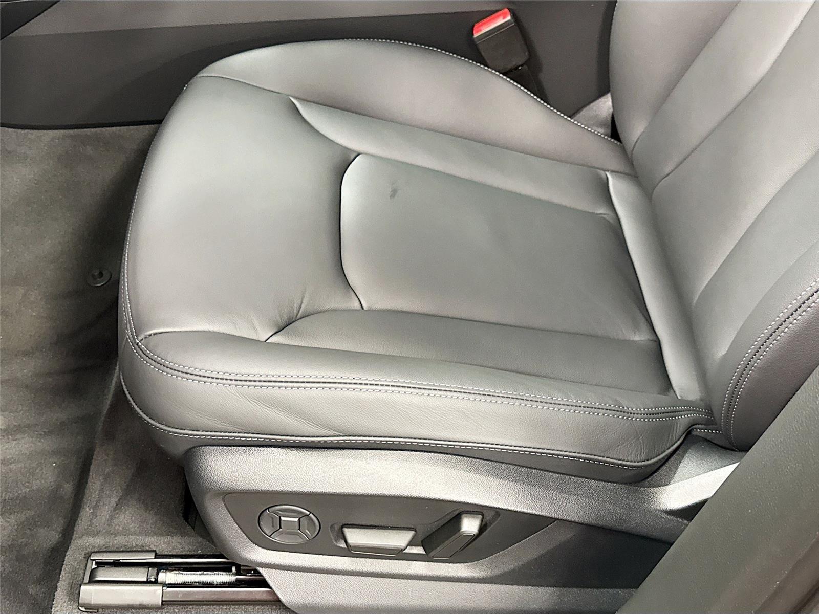 2026 Audi Q7 Premium