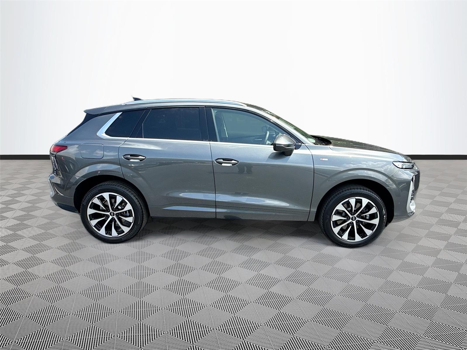 2026 Audi Q3 S line