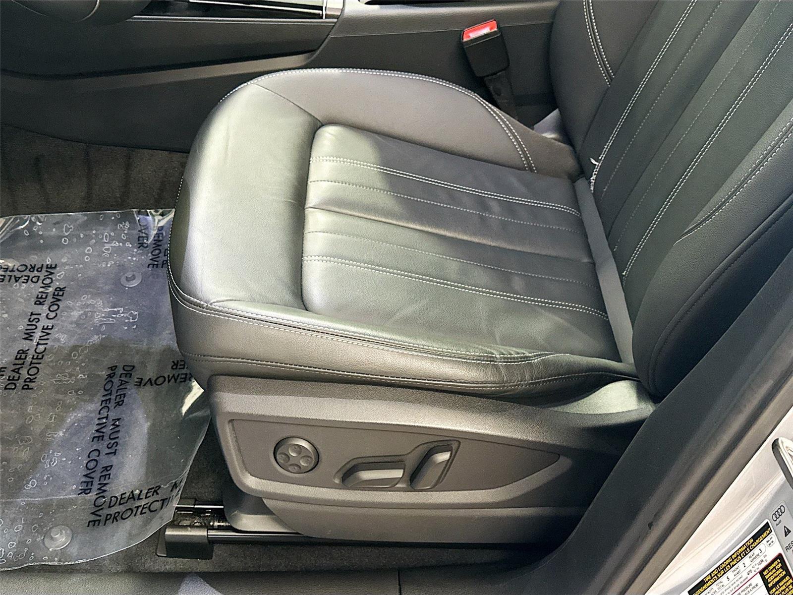 2023 Audi Q5 S line Premium