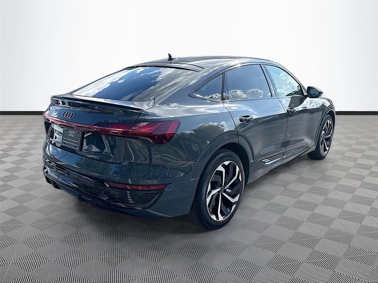 2024 Audi Q8 e-tron Sportback S line Premium Plus