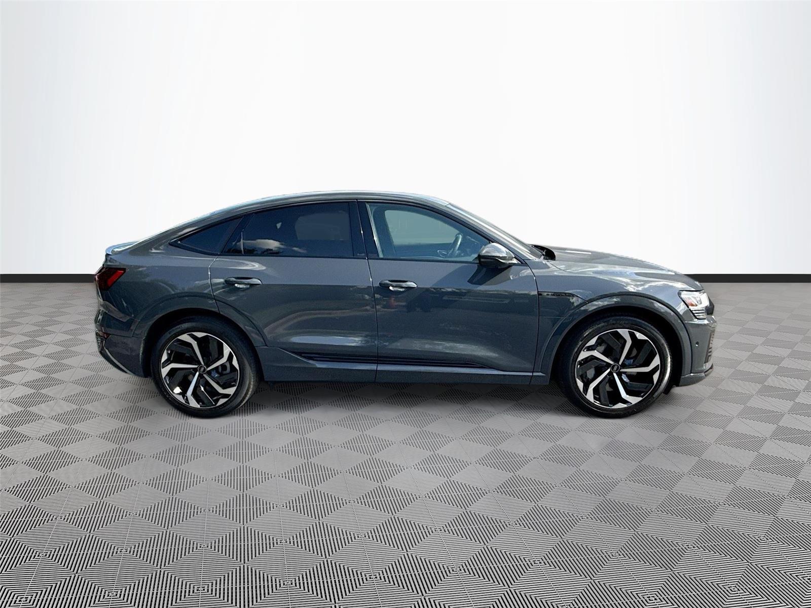 2024 Audi Q8 e-tron Sportback S line Premium Plus