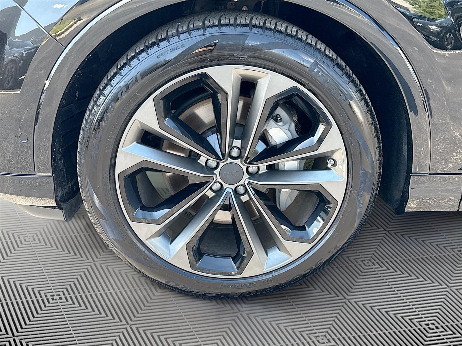 2026 Audi Q7 Premium Plus