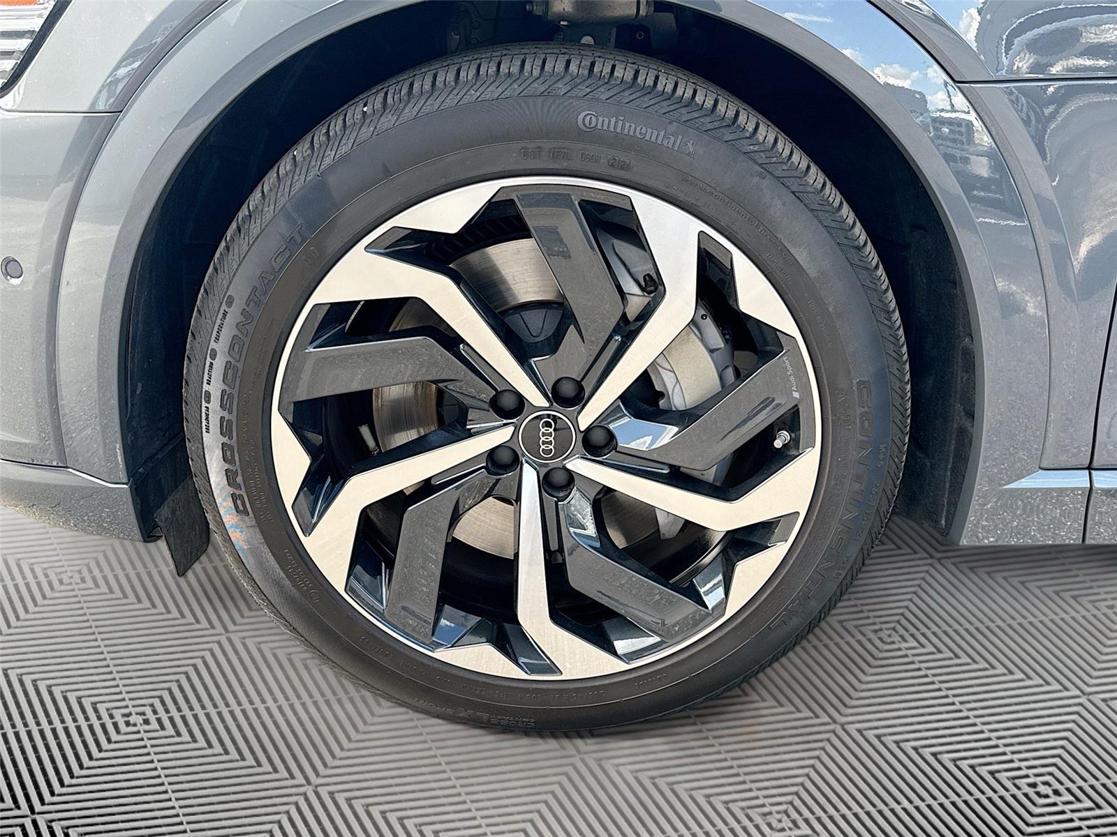 2024 Audi Q8 e-tron Sportback S line Premium Plus