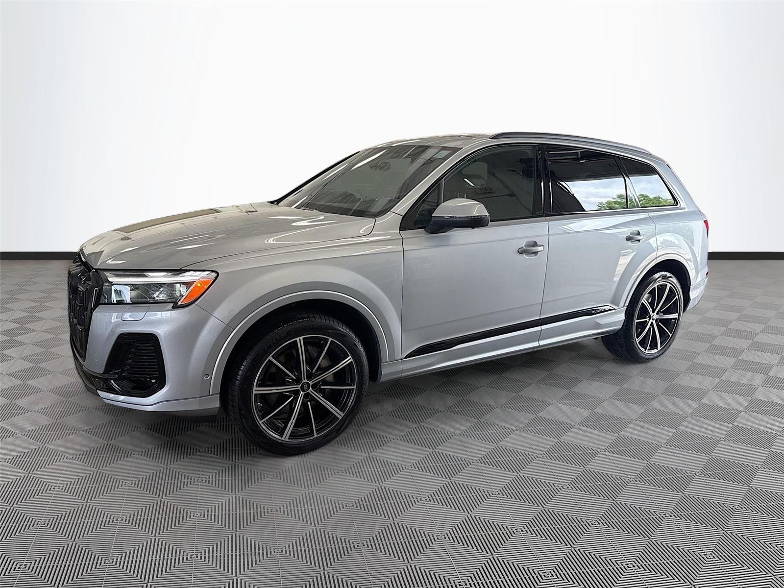 2025 Audi Q7 Premium Plus