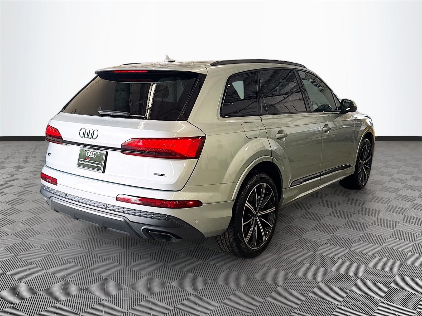 2025 Audi Q7 Premium Plus