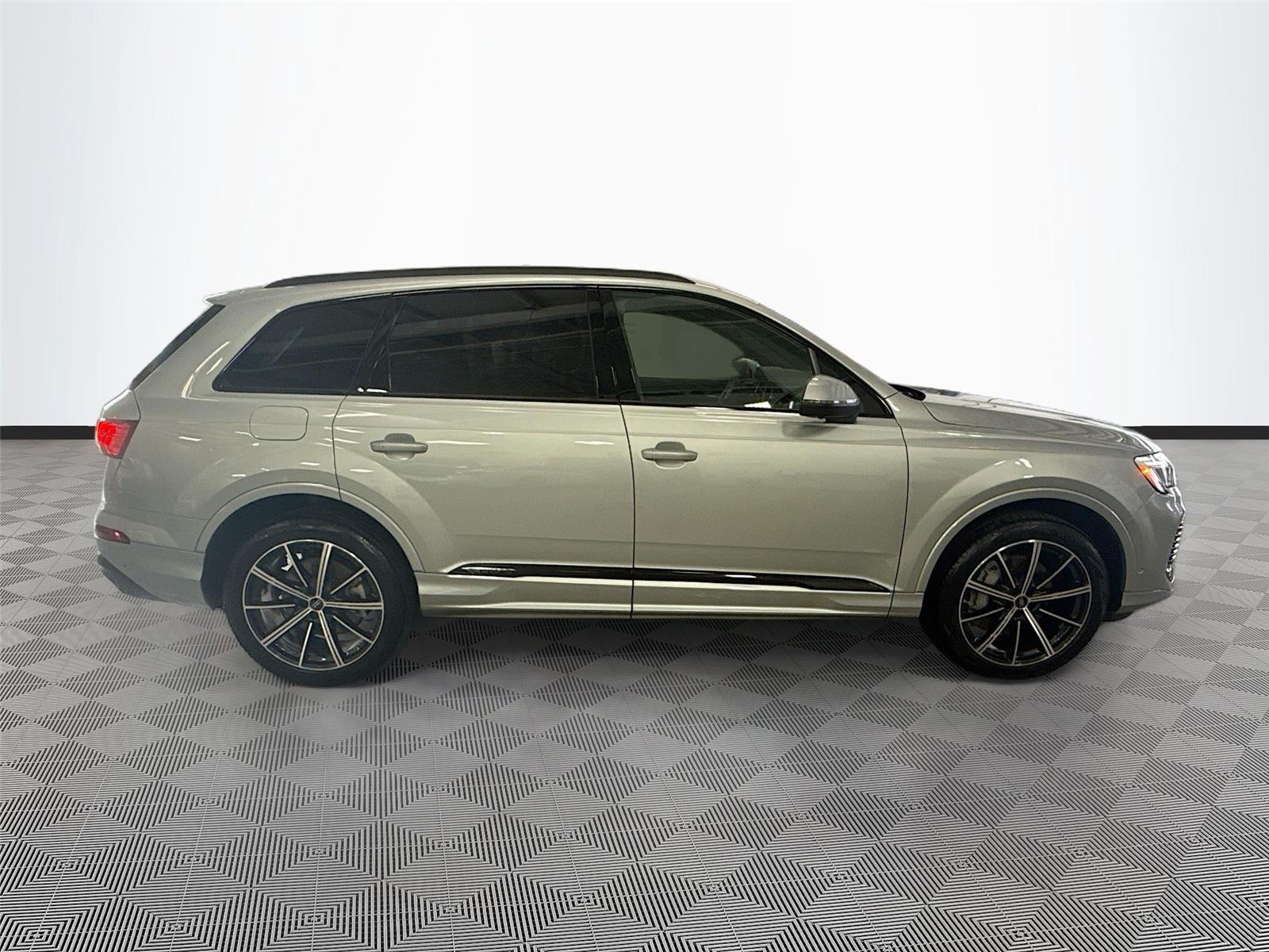 2025 Audi Q7 Premium Plus