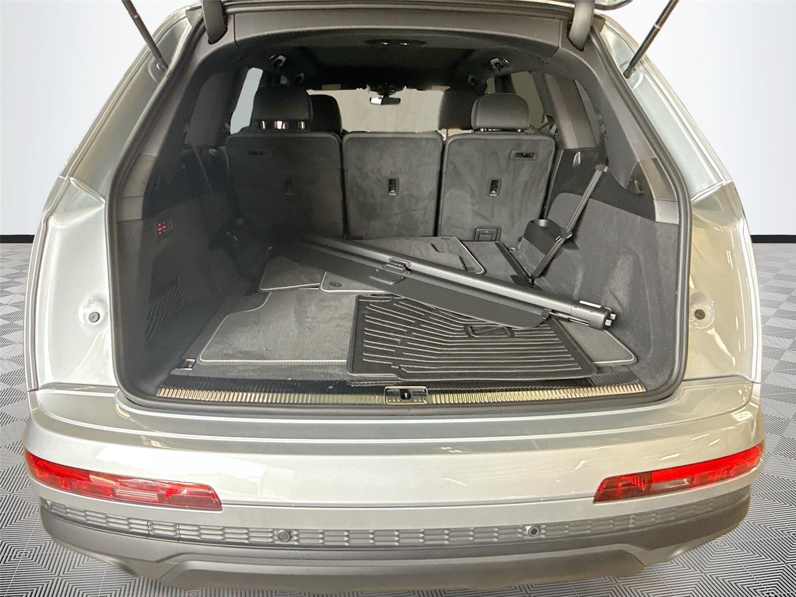 2025 Audi Q7 Premium Plus