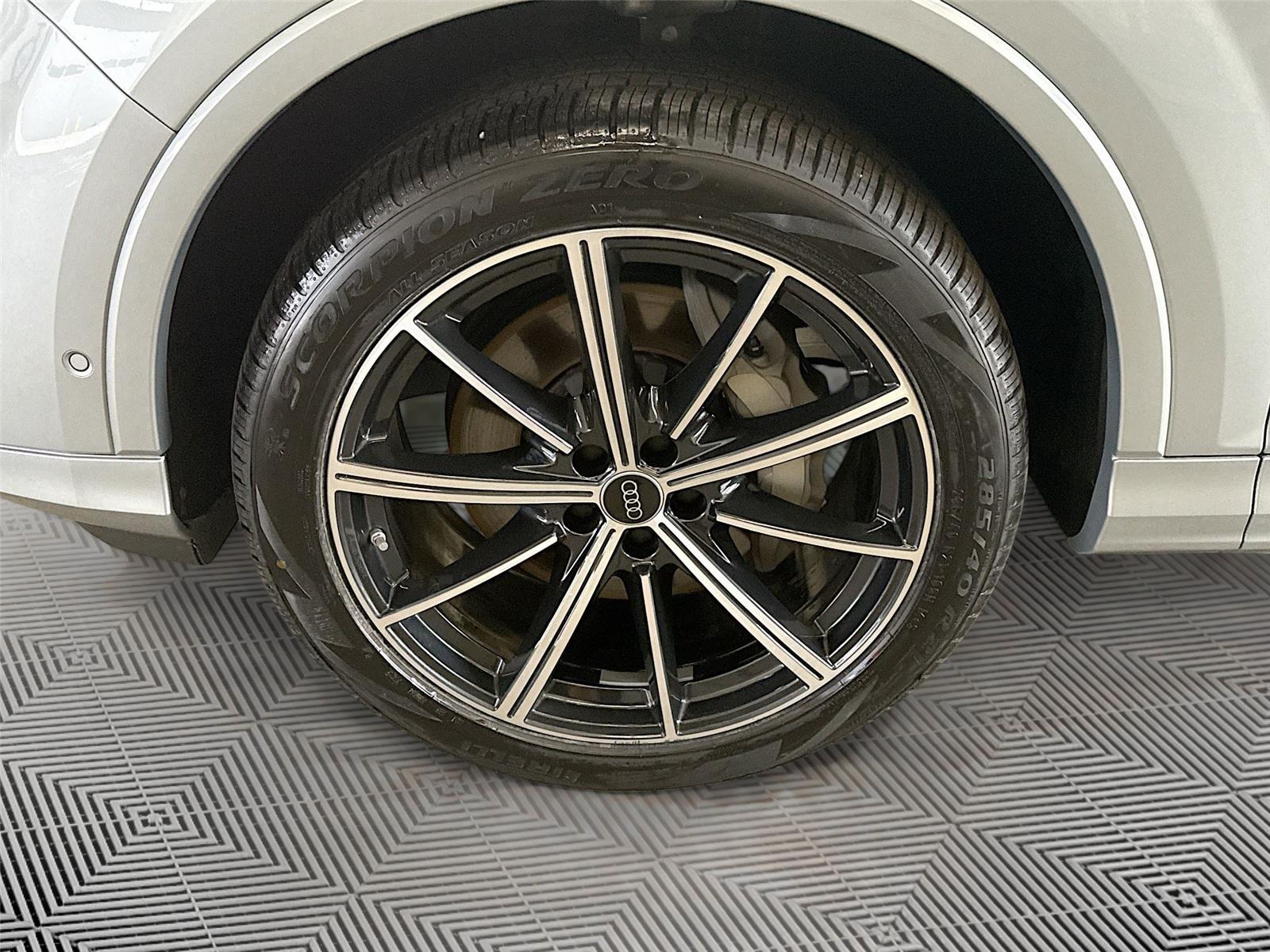 2025 Audi Q7 Premium Plus