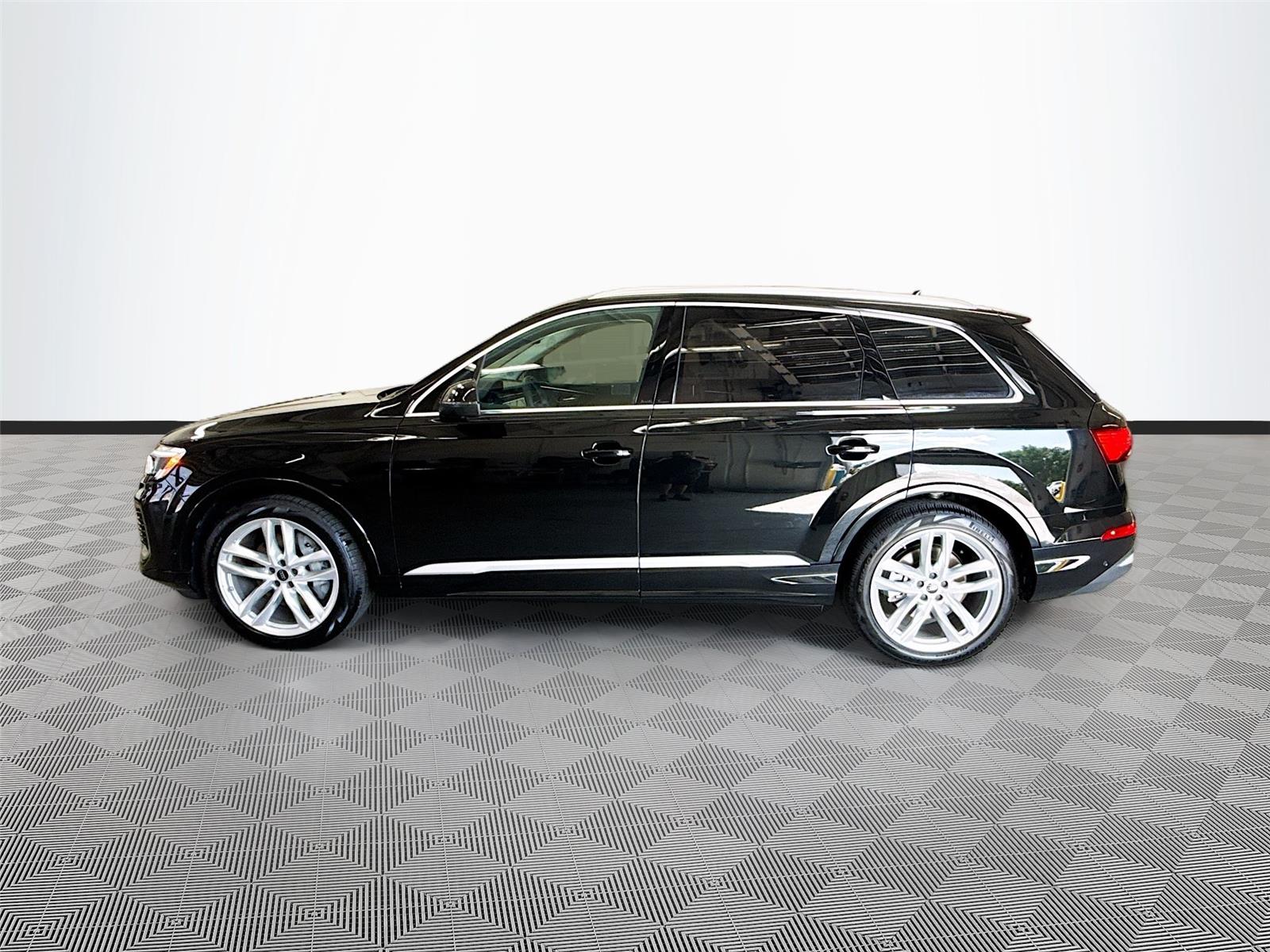 2025 AUDI Q7 PREMIUM PLUS